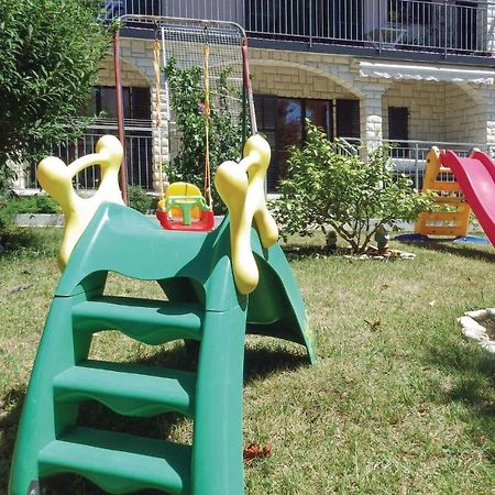3 Bedroom Beautiful Apartment In Medolino Esterno foto