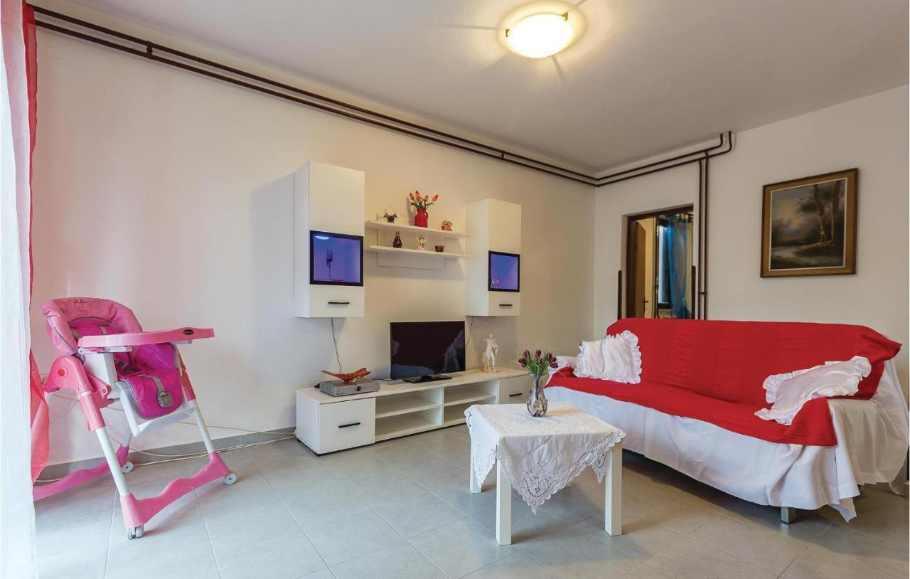 3 Bedroom Beautiful Apartment In Medolino Esterno foto