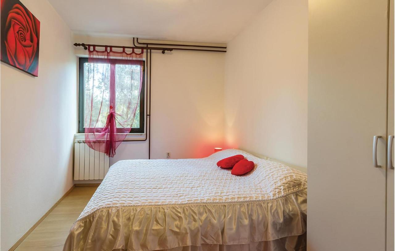 3 Bedroom Beautiful Apartment In Medolino Esterno foto