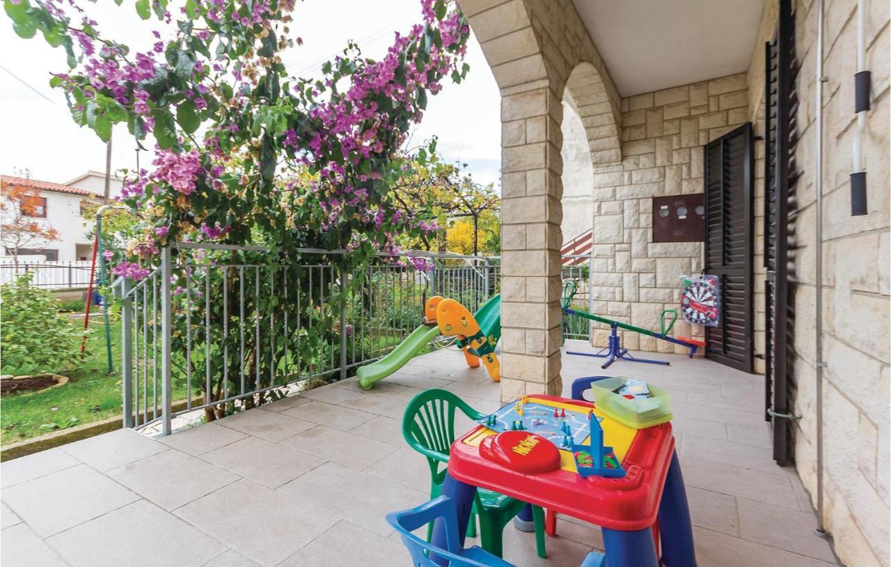 3 Bedroom Beautiful Apartment In Medolino Esterno foto